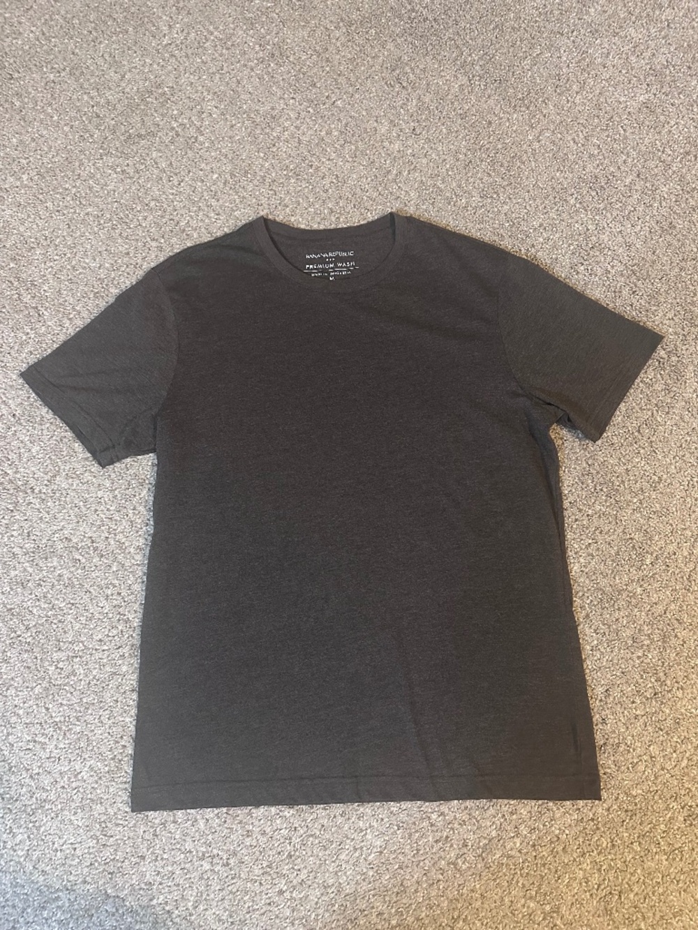 Banana Republic Mens Medium Premium Wash Dark Gray T Shirt
